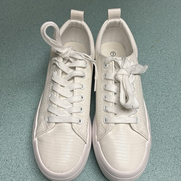 JABASIC Women Lace Up Platform Sneakers - Picture 4 of 11